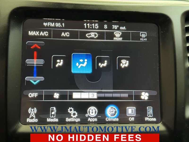 Used 2018 Jeep Cherokee Latitude Plus AWD/4WD image 23
