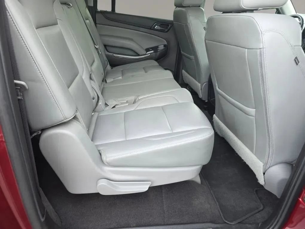Used 2019 Chevrolet Suburban LT w/ Luxury Package AWD/4WD image 13