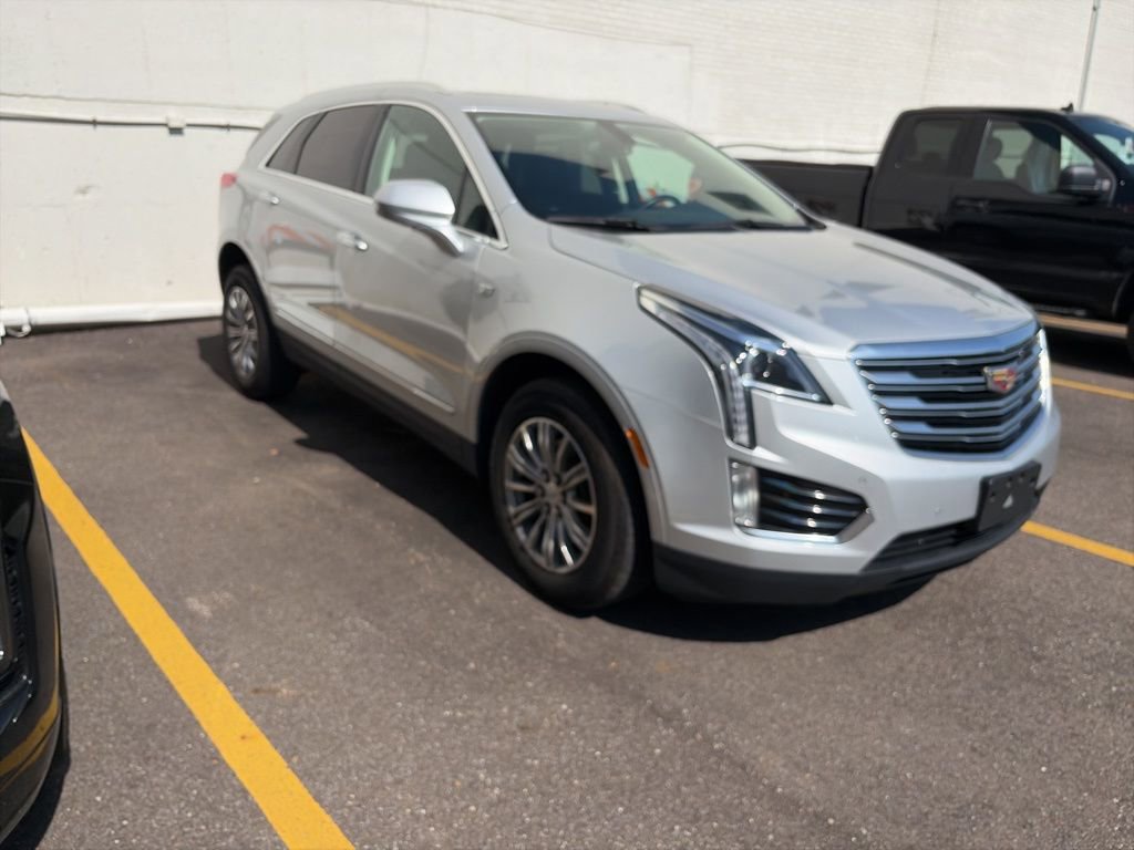 Used 2018 Cadillac XT5 Luxury AWD/4WD image 3