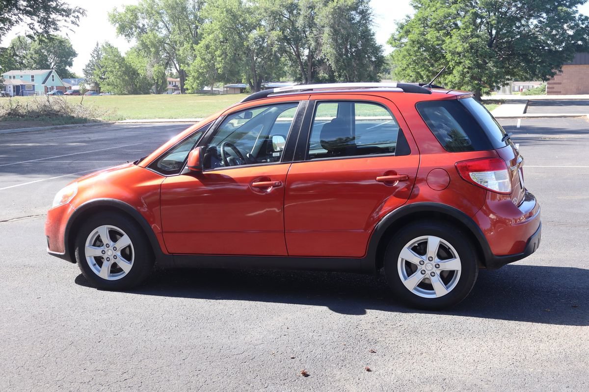 Used 2010 Suzuki SX4 Touring AWD/4WD image 8