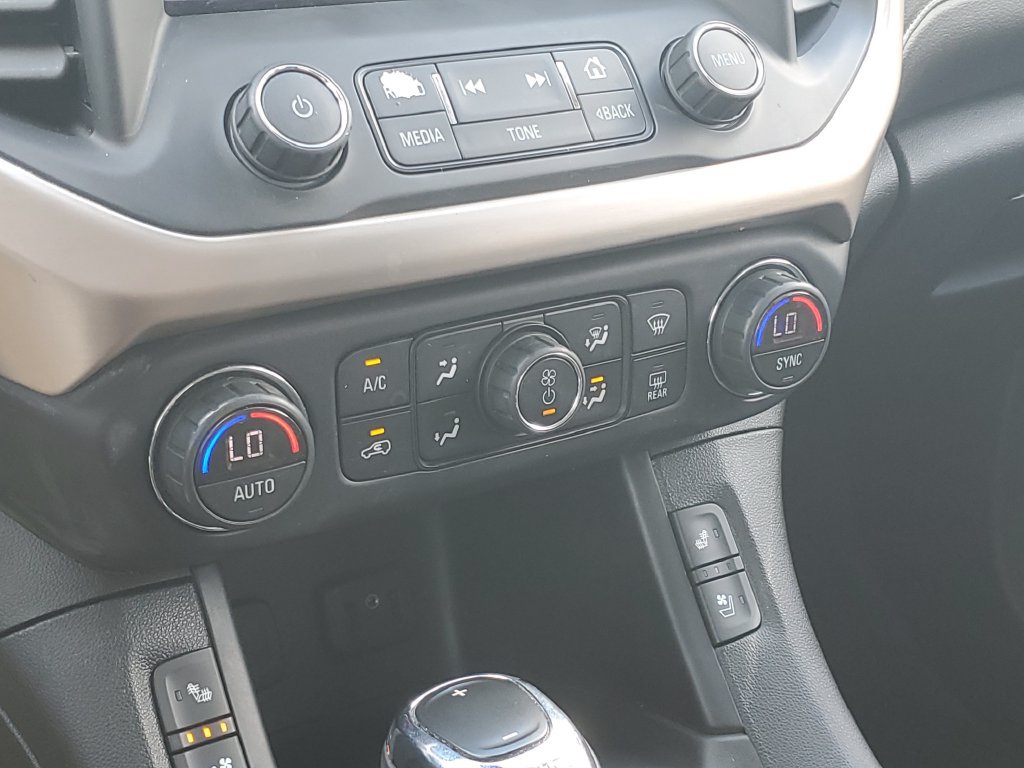 Certified 2019 GMC Acadia Denali w/ Technology Package FWD image 28