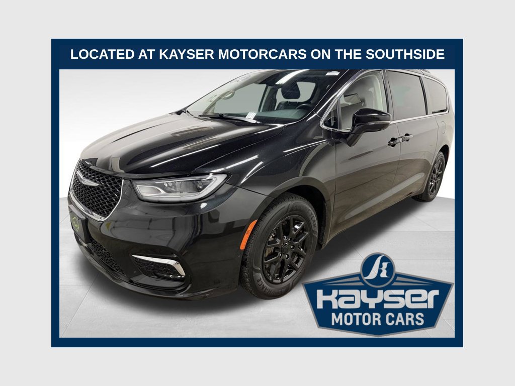Used 2022 Chrysler Pacifica Touring-L w/ Uconnect Theater Family Group FWD image 1
