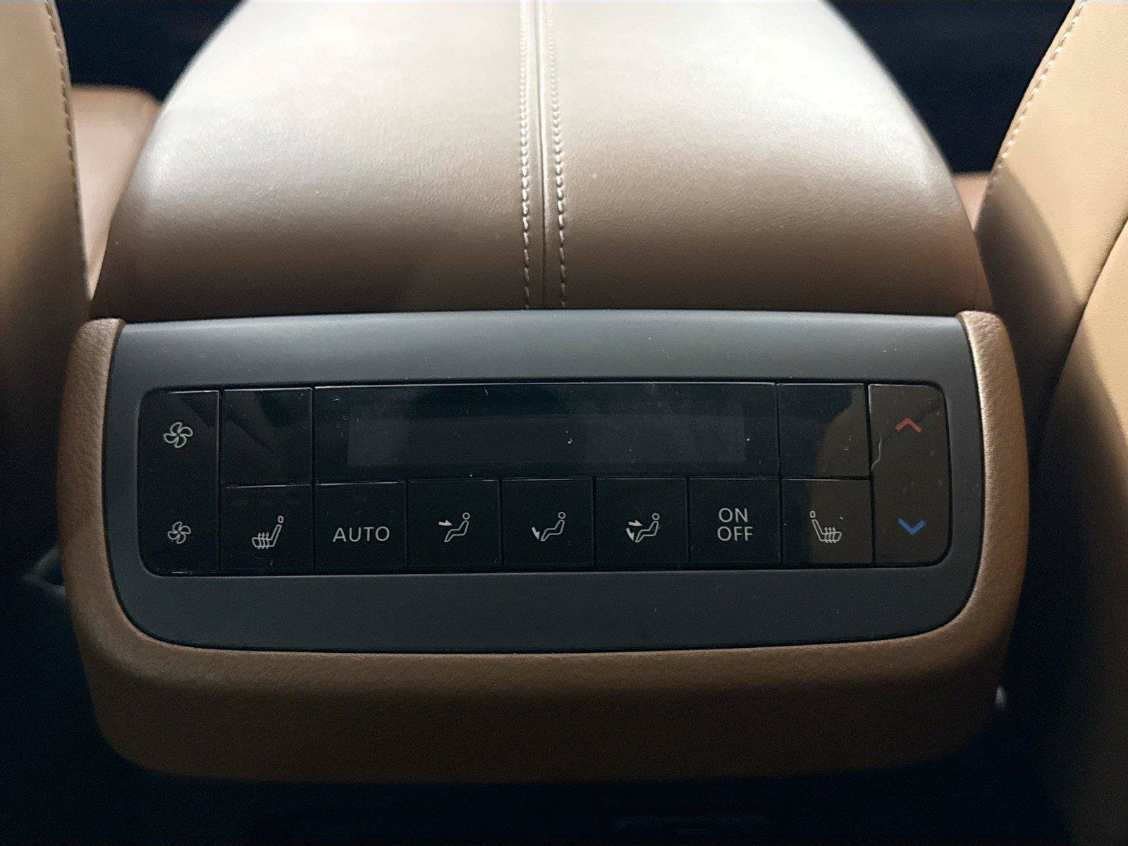 Used 2022 Nissan Pathfinder Platinum w/ Cargo Package AWD/4WD image 34