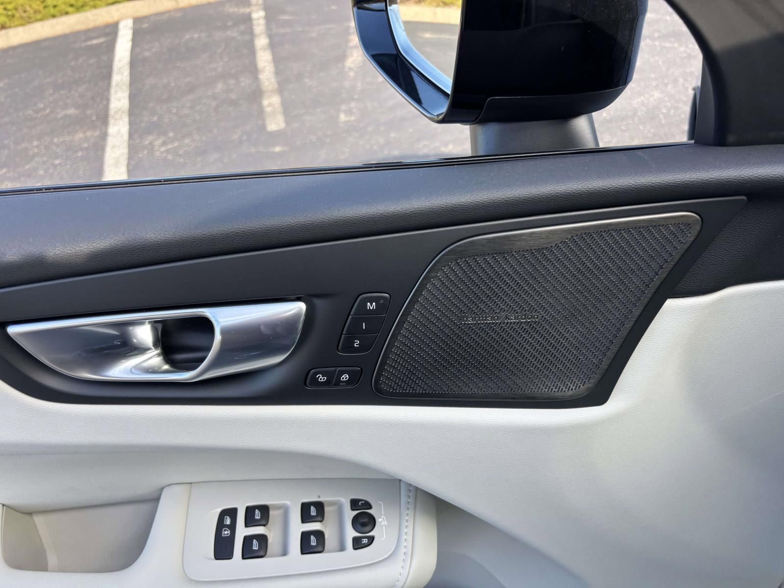 New 2026 Volvo XC60 B5 Ultra w/ Protection Package Premier image 12