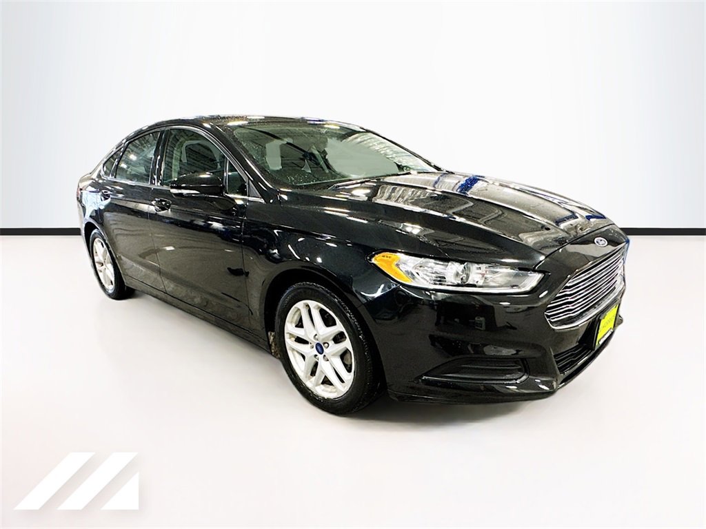 Used 2015 Ford Fusion SE image 3