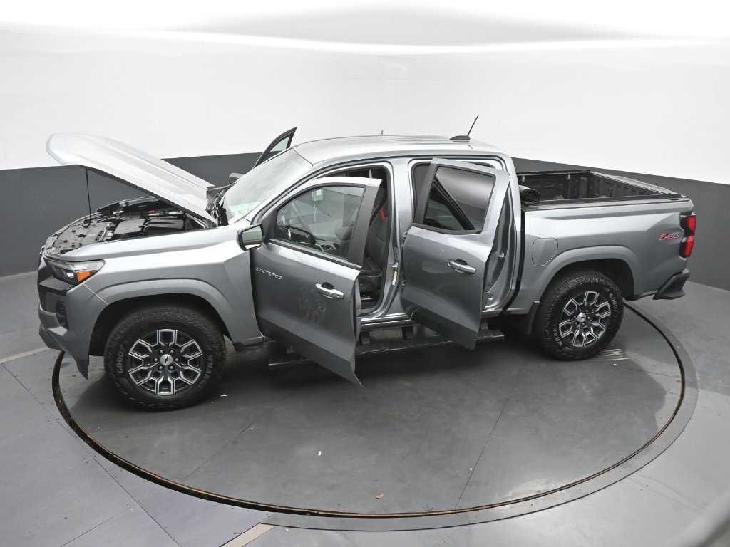 Used 2025 Chevrolet Colorado Z71 w/ Technology Package AWD/4WD image 66