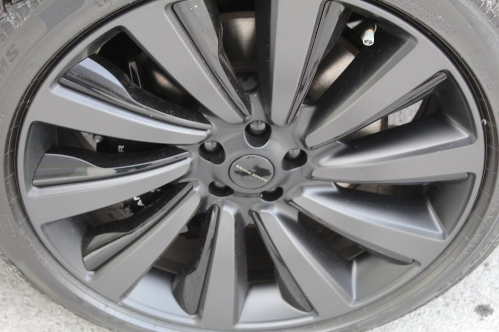 New 2026 Land Rover Range Rover SV image 8