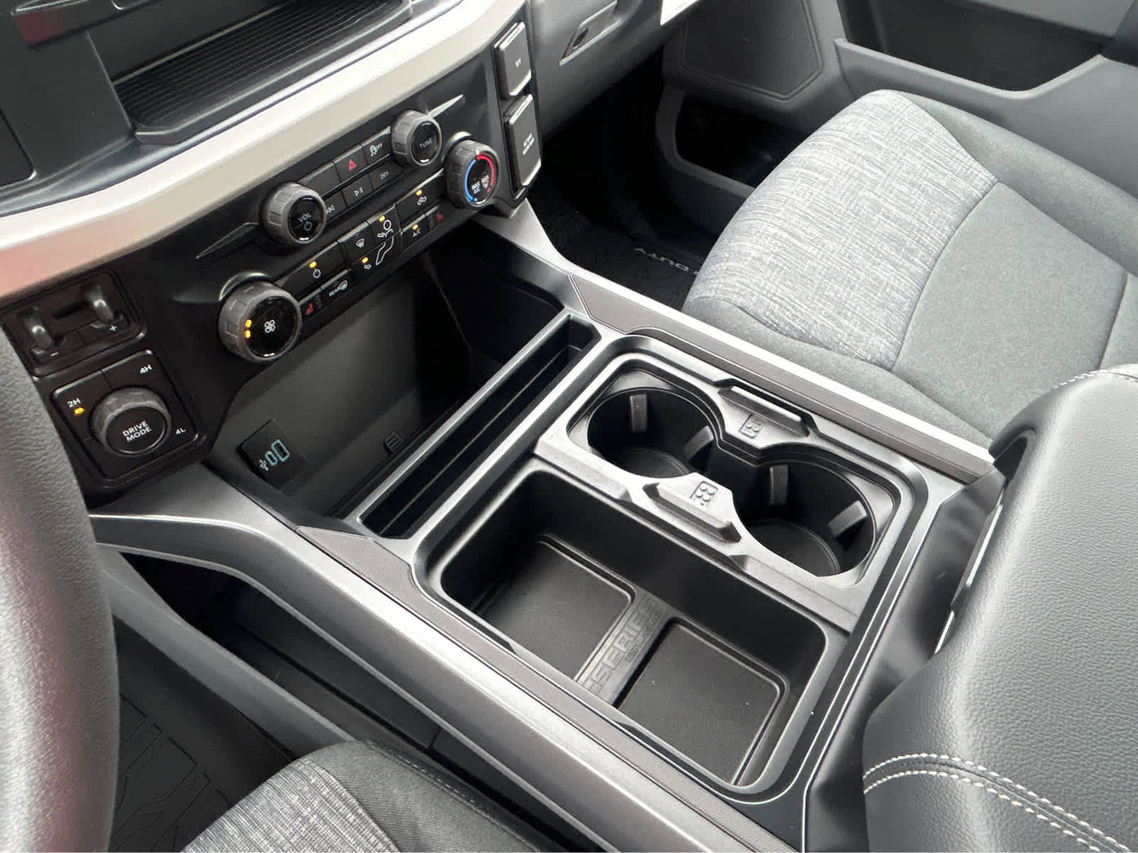 New 2026 Ford F550 4x4 Crew Cab w/ XLT Value Package image 39