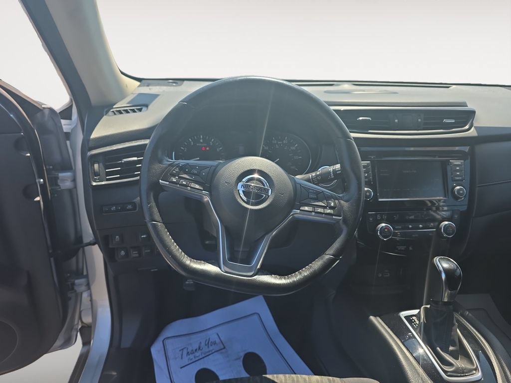 Used 2018 Nissan Rogue SV w/ Sun & Sound Touring Package AWD/4WD image 12