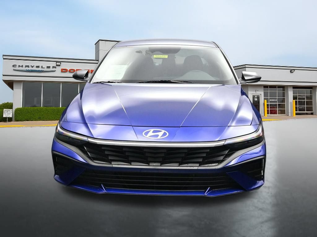 Used 2026 Hyundai Elantra SEL w/ Cargo Package FWD image 8