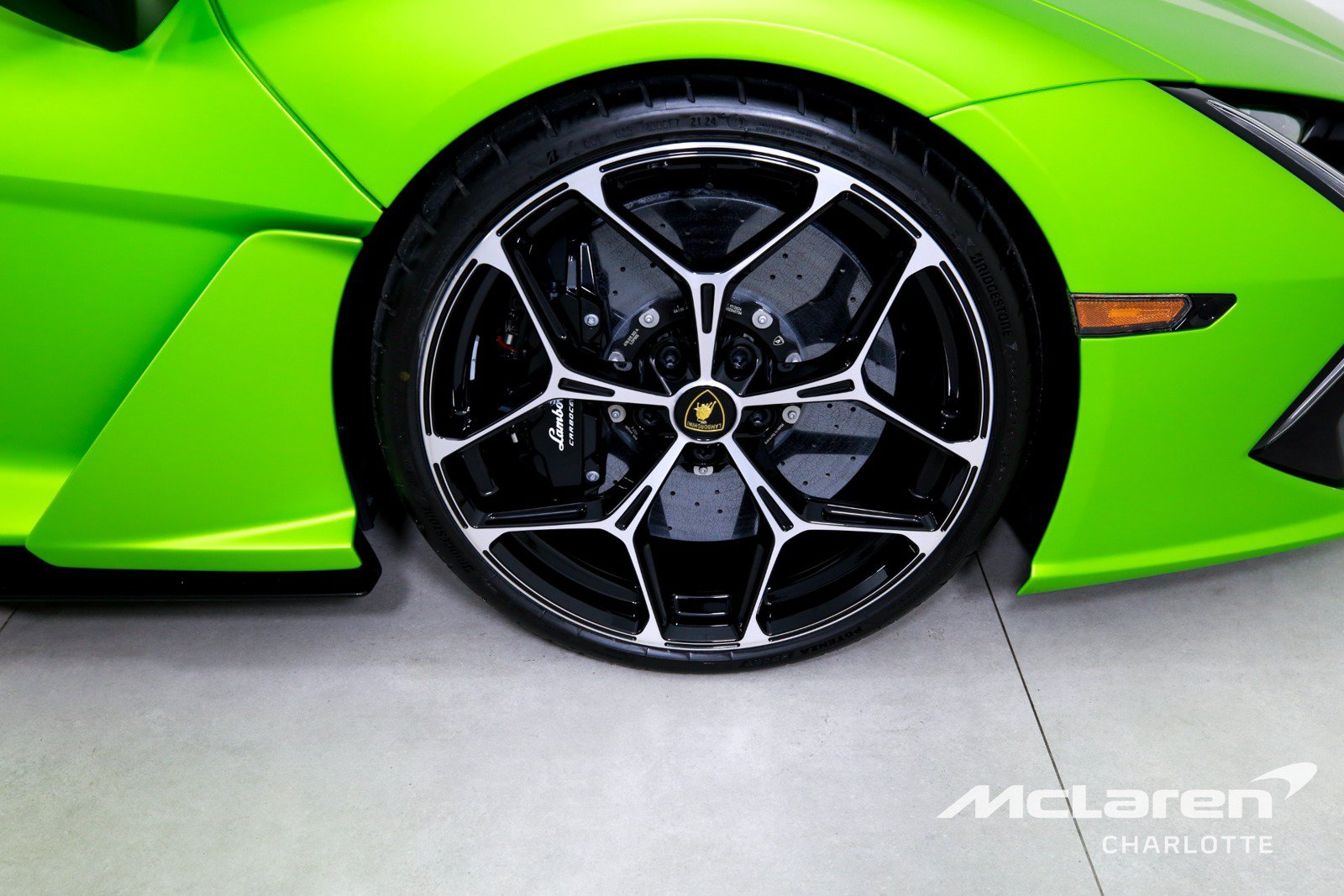 Used 2024 Lamborghini Revuelto AWD/4WD image 27