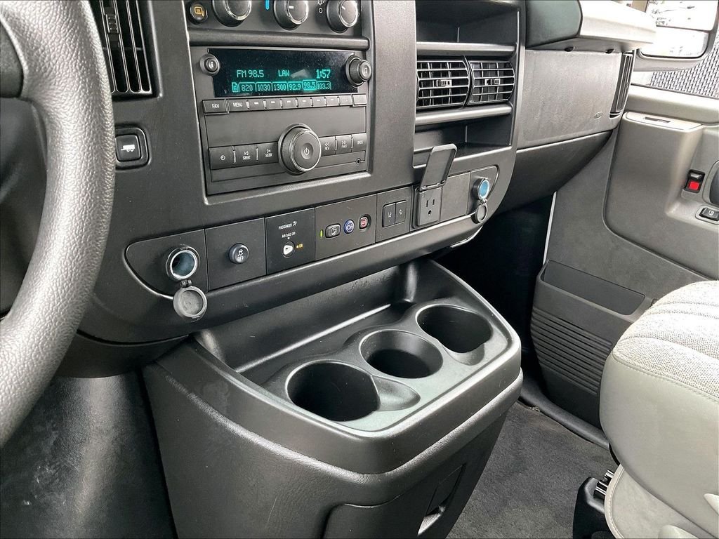Used 2025 Chevrolet Express 3500 LT w/ LT Preferred Equipment Group RWD image 20