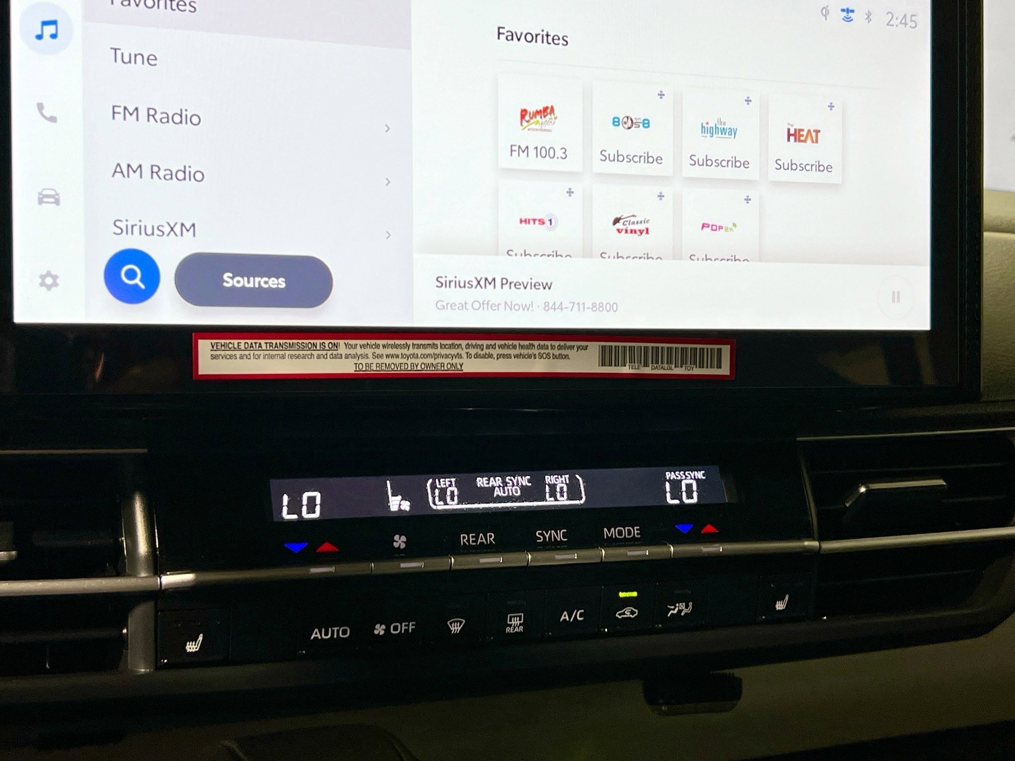 Used 2025 Toyota Sienna XLE FWD image 27