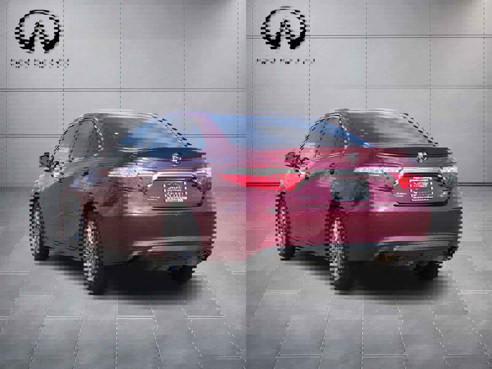 Used 2016 Toyota Camry SE image 5