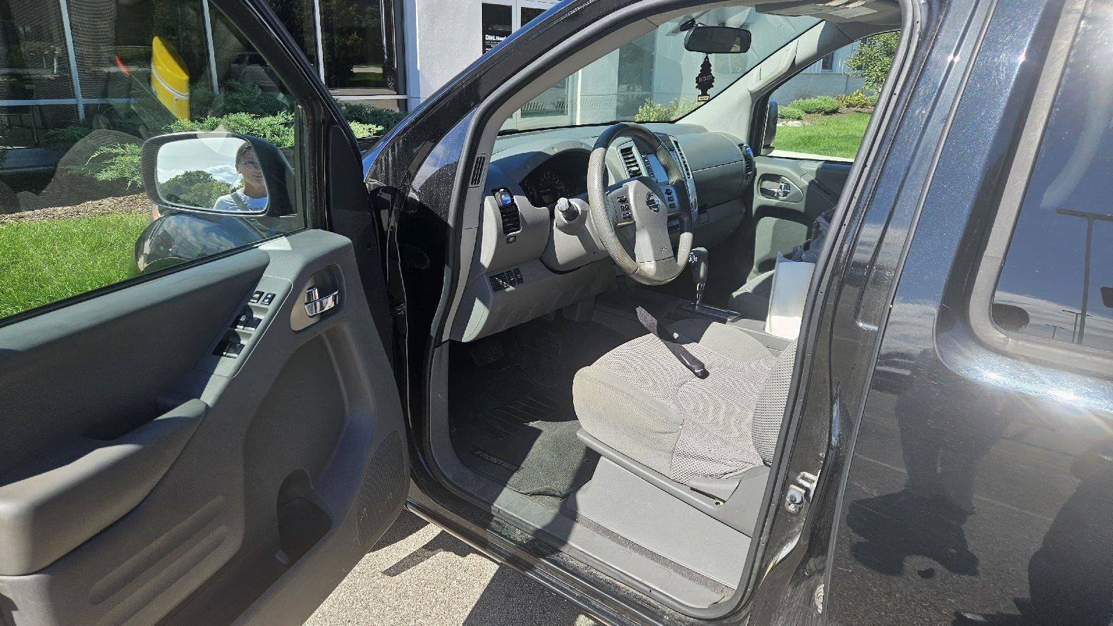 Used 2019 Nissan Frontier SV AWD/4WD image 4