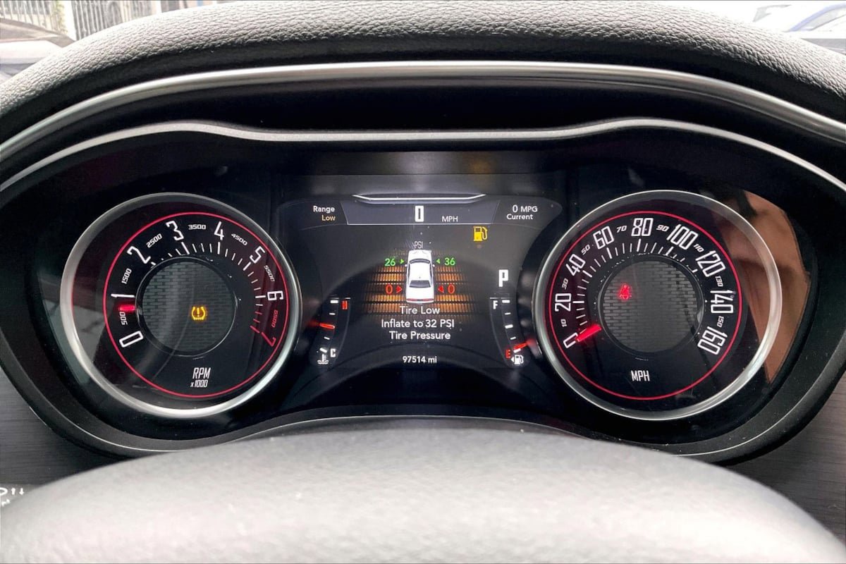 Used 2016 Dodge Challenger SXT RWD image 20