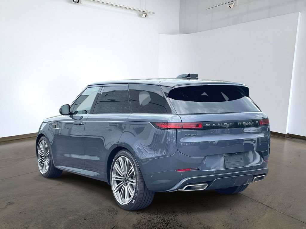 New 2026 Land Rover Range Rover Sport Dynamic SE AWD/4WD image 6