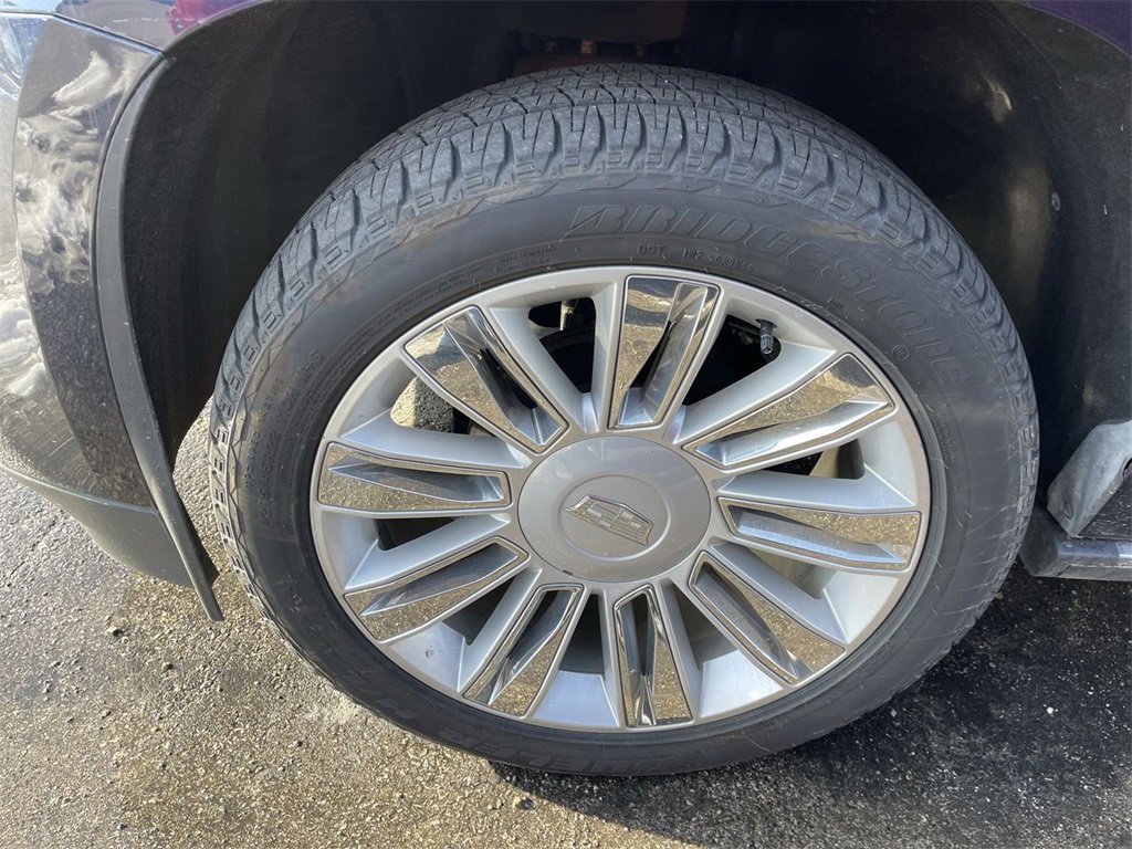 Used 2019 Cadillac Escalade ESV Platinum image 2