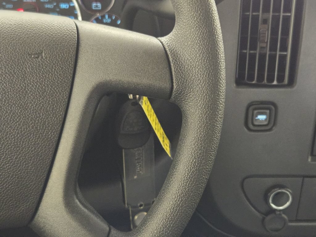 New 2026 Chevrolet Express 2500 w/ Communications Package RWD image 30