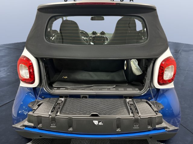 Used 2018 smart fortwo electric drive RWD image 10