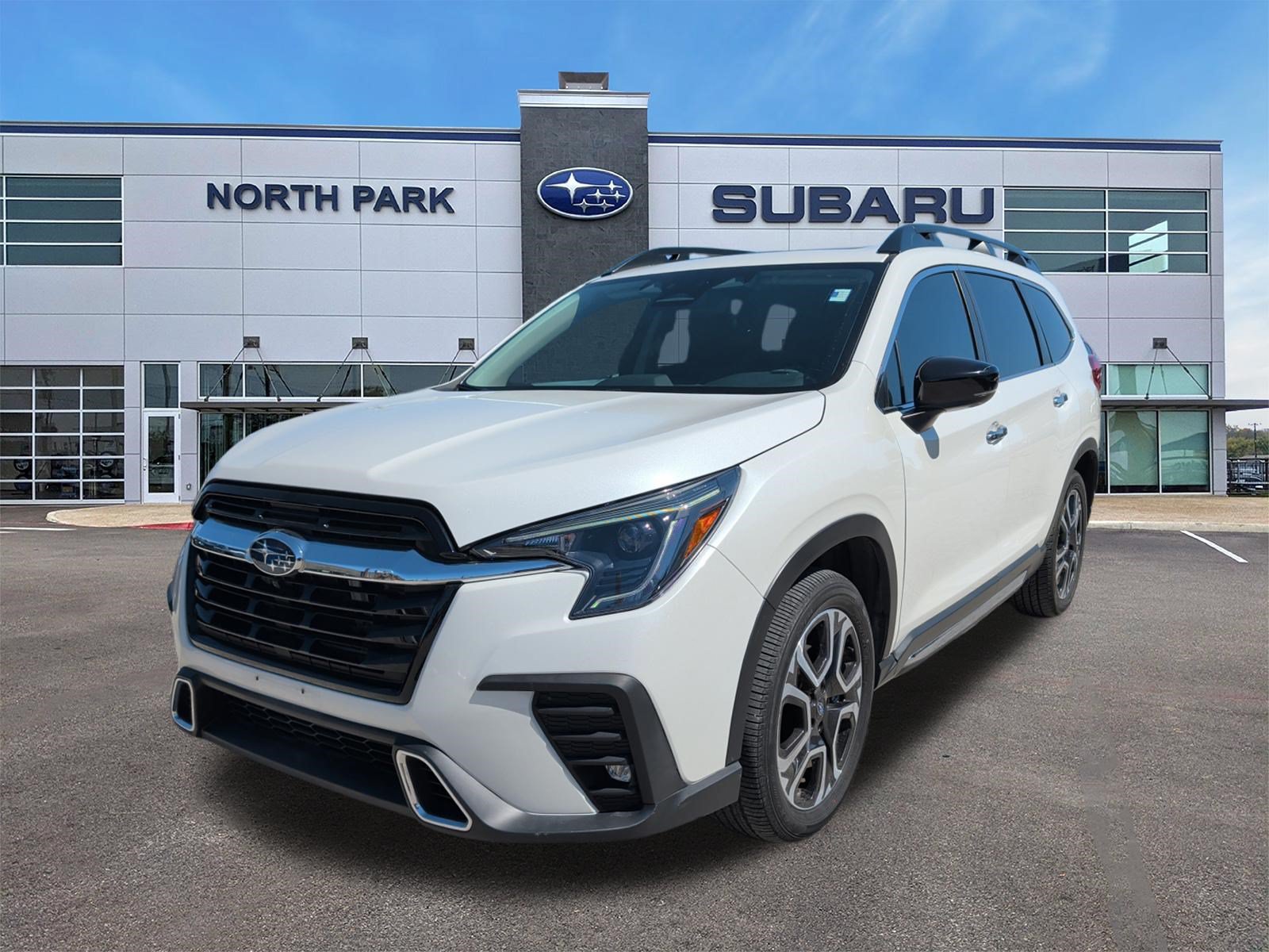 Used 2024 Subaru Ascent Touring AWD/4WD image 2