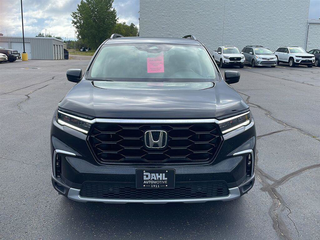 Used 2024 Honda Pilot Touring image 2