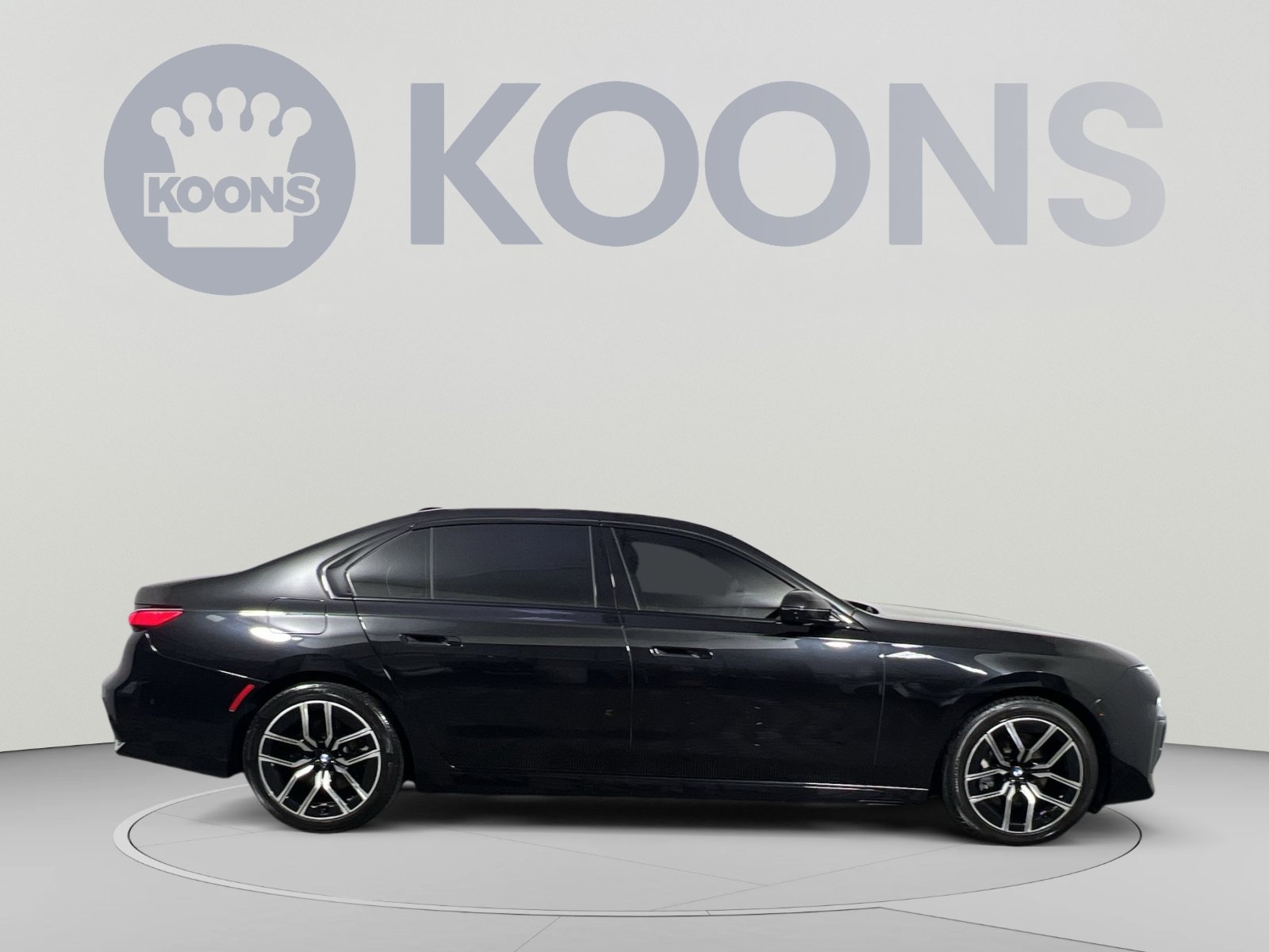 Used 2024 BMW 740i xDrive AWD/4WD image 12