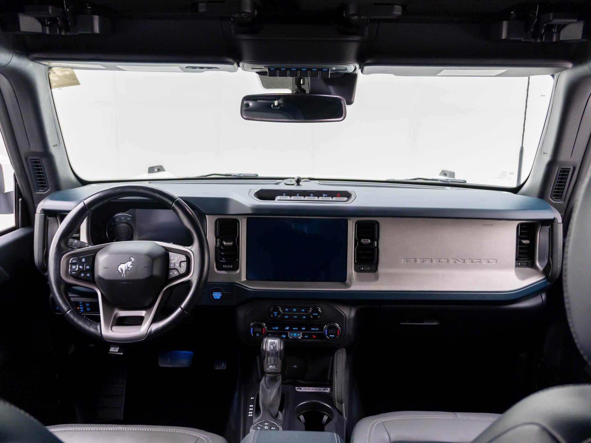 Used 2024 Ford Bronco Outer Banks w/ Sasquatch Package AWD/4WD image 9