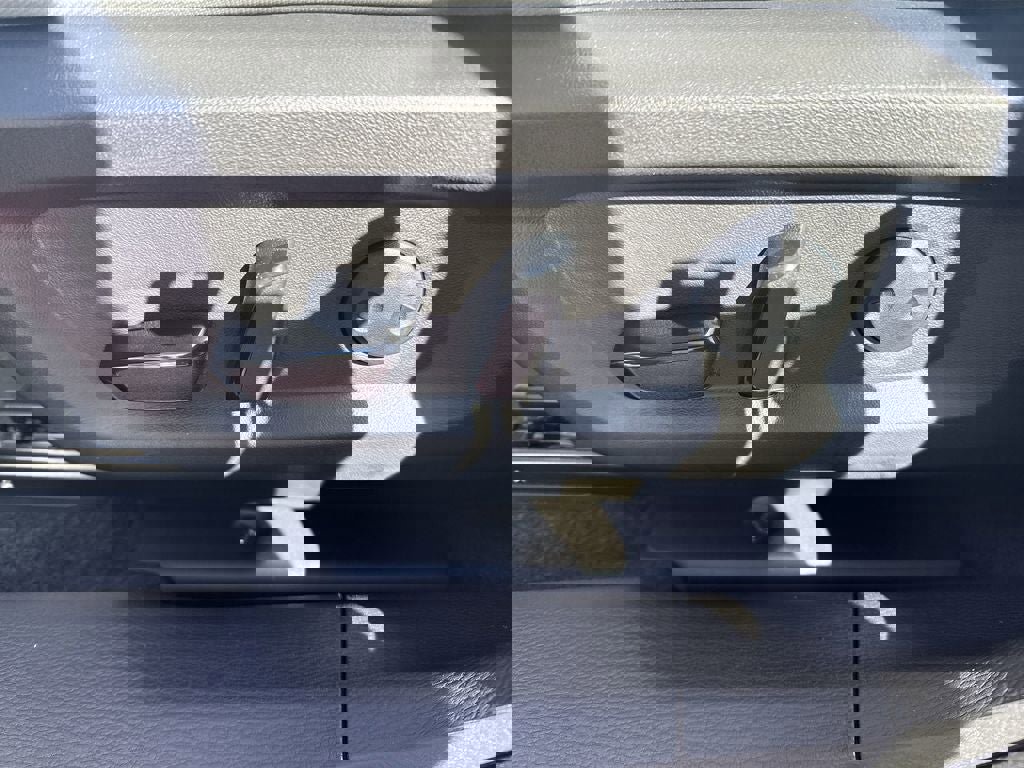 New 2025 Mitsubishi Outlander SE image 10