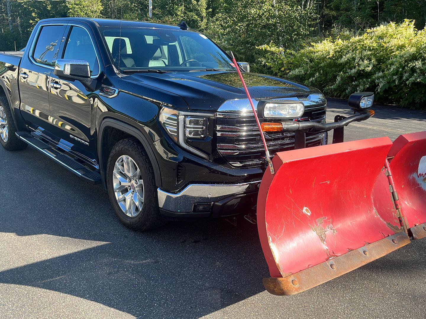 Certified 2022 GMC Sierra 1500 SLT w/ SLT Premium Plus Package AWD/4WD image 4