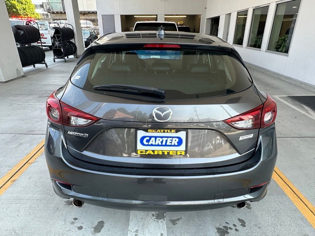 Used 2018 MAZDA MAZDA3 Grand Touring w/ Premium Equipment Package FWD image 5