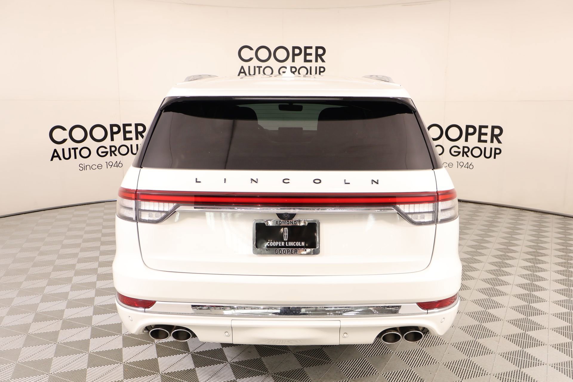 Used 2022 Lincoln Aviator Black Label w/ Class IV Trailer Tow Package AWD/4WD image 24