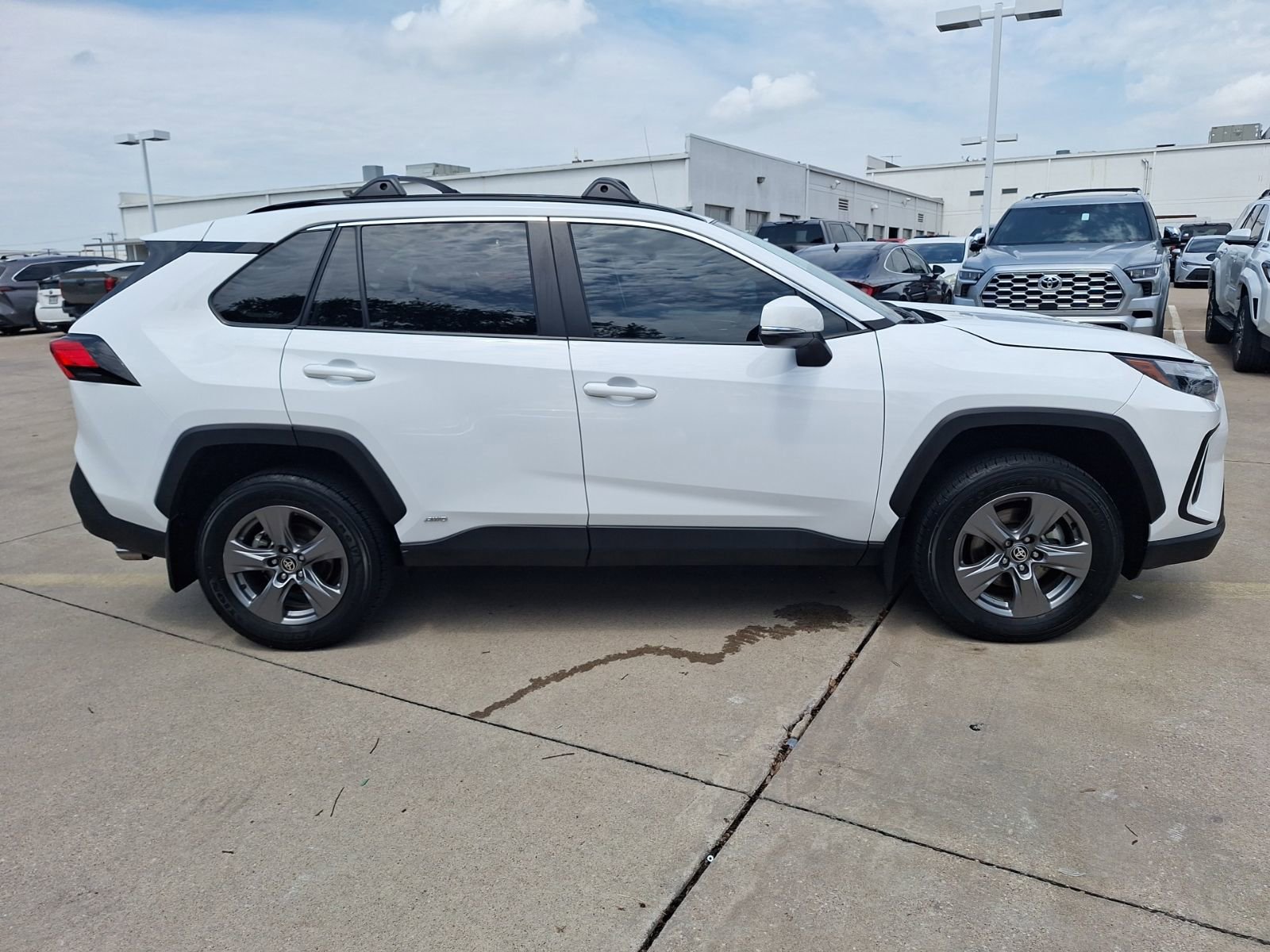 Used 2024 Toyota RAV4 XLE w/ Convenience Package AWD/4WD image 7