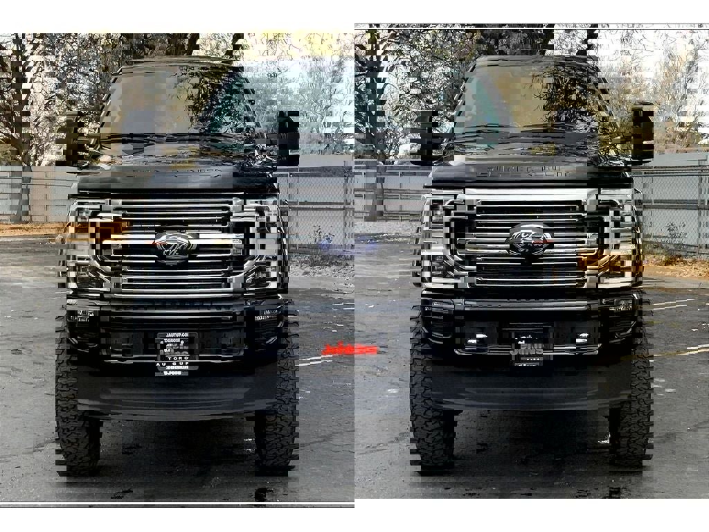 Used 2022 Ford F350 Limited image 3