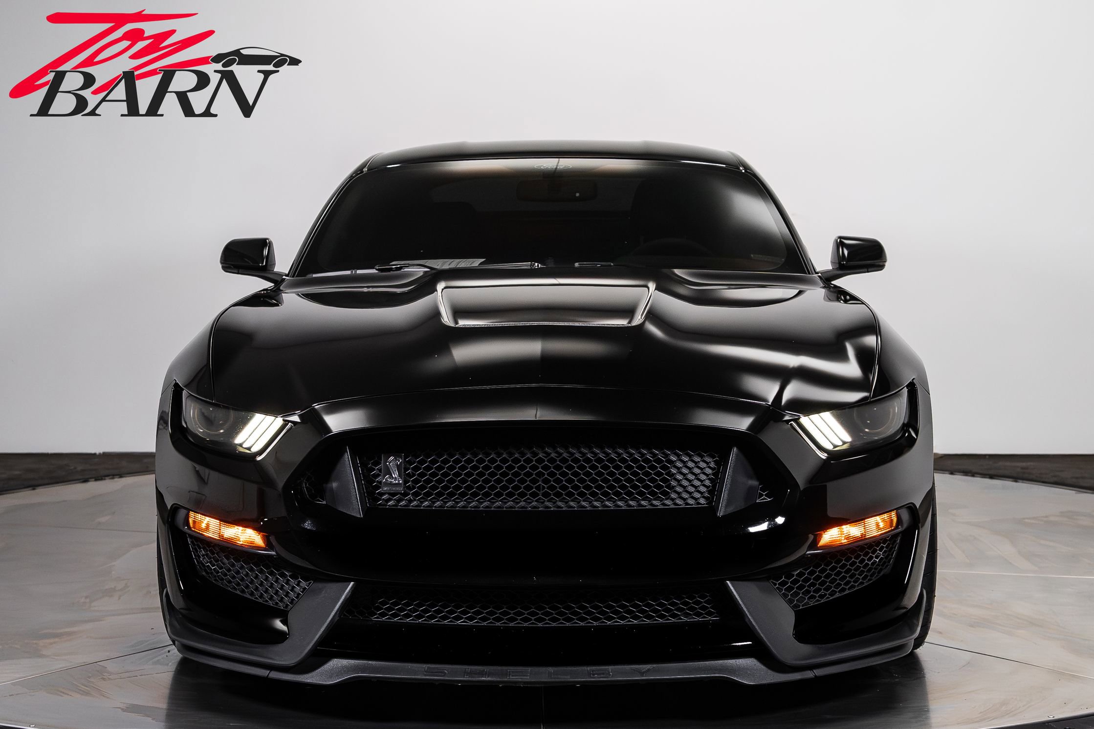 Used 2016 Ford Mustang Shelby GT350 w/ Technology Package RWD image 8