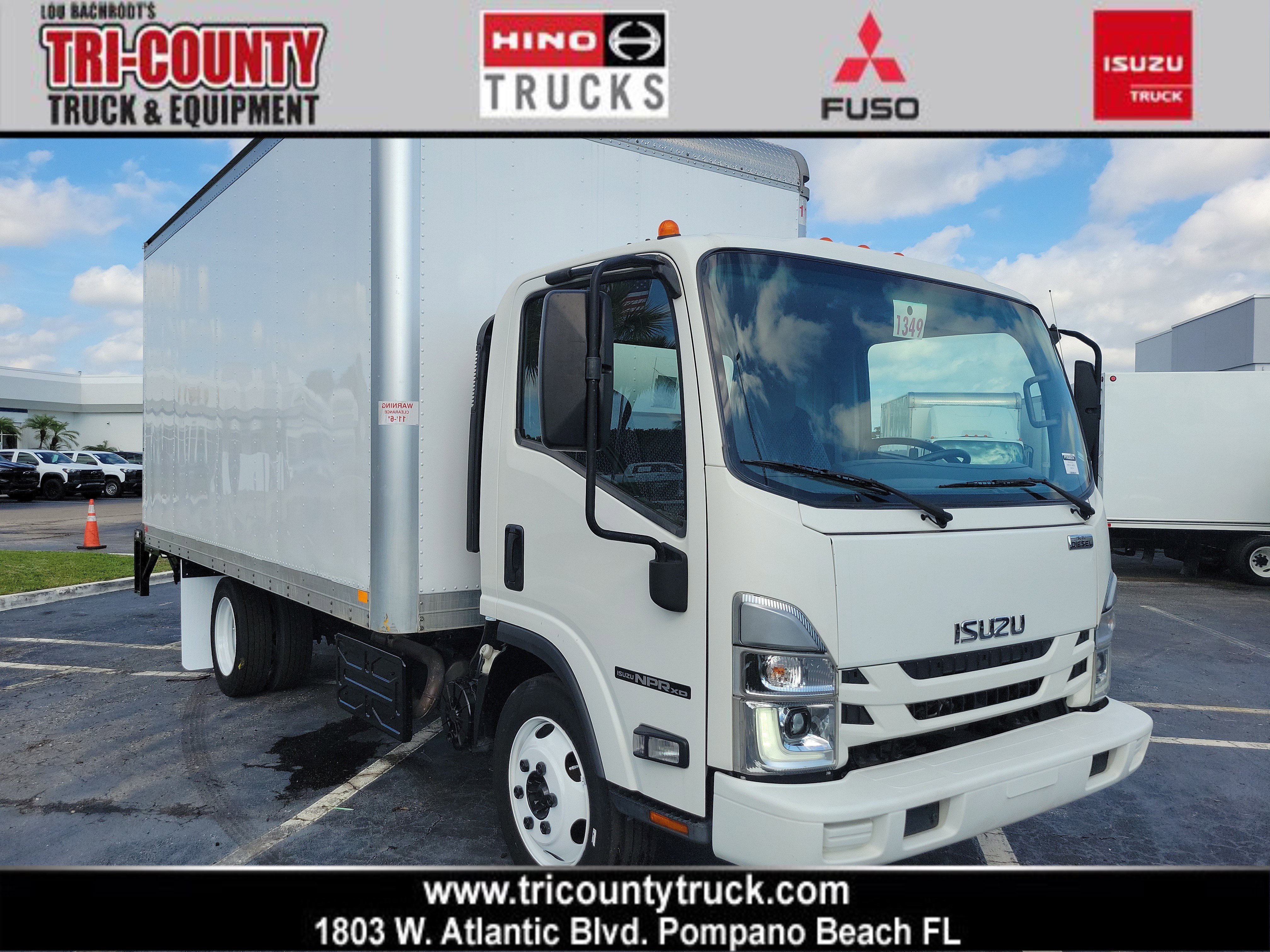 Used 2023 Isuzu NPR image 1