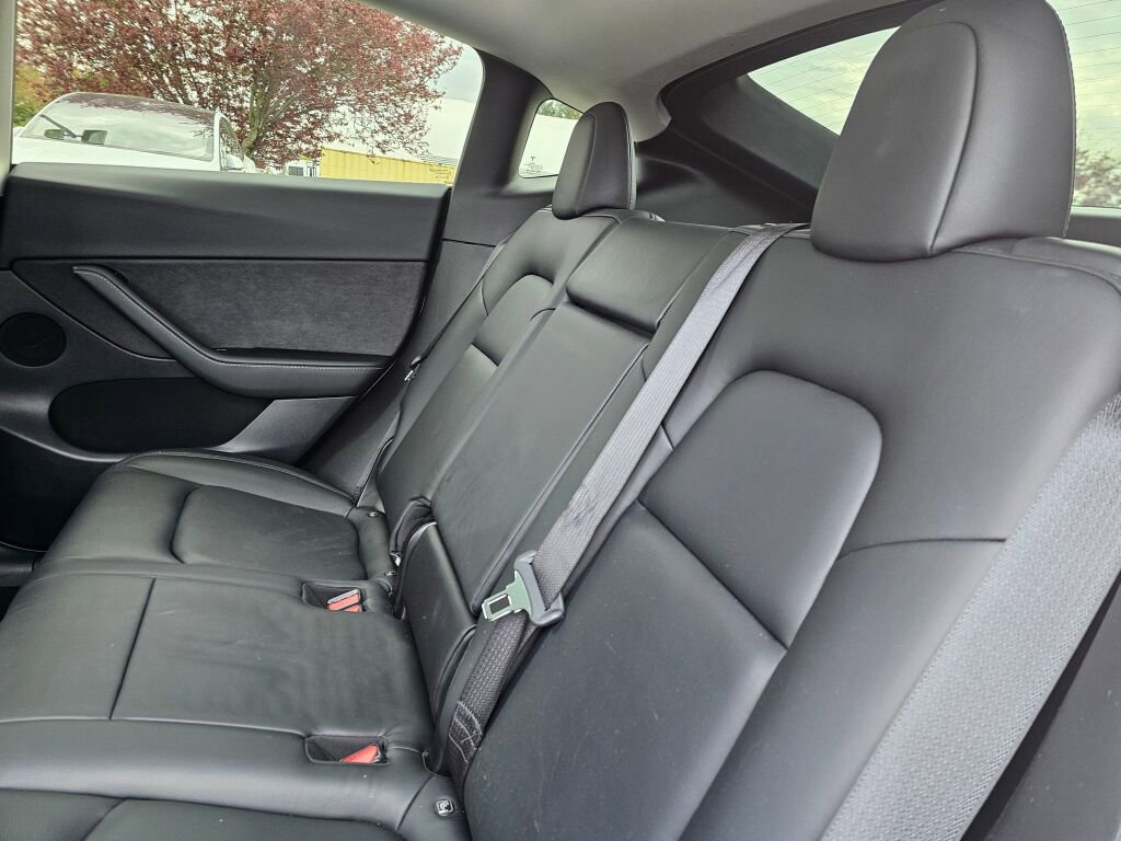 Used 2020 Tesla Model Y Long Range image 21