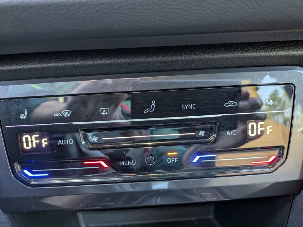 Used 2022 Volkswagen Tiguan SE AWD/4WD image 26