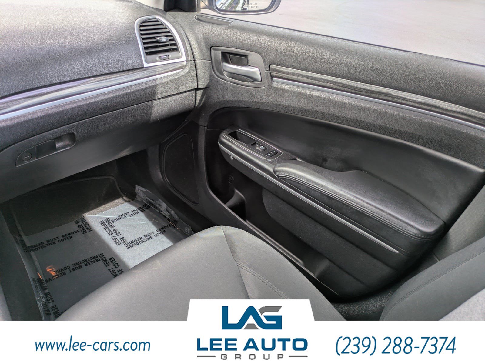 Used 2019 Chrysler 300 Touring w/ Chrome Appearance Package RWD image 14