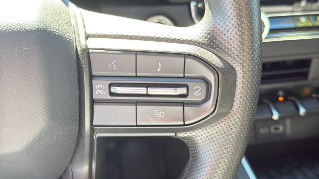 Used 2024 Chevrolet Colorado Trail Boss w/ Technology Package AWD/4WD image 14
