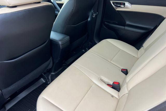 Used 2017 Lexus CT 200h FWD image 15
