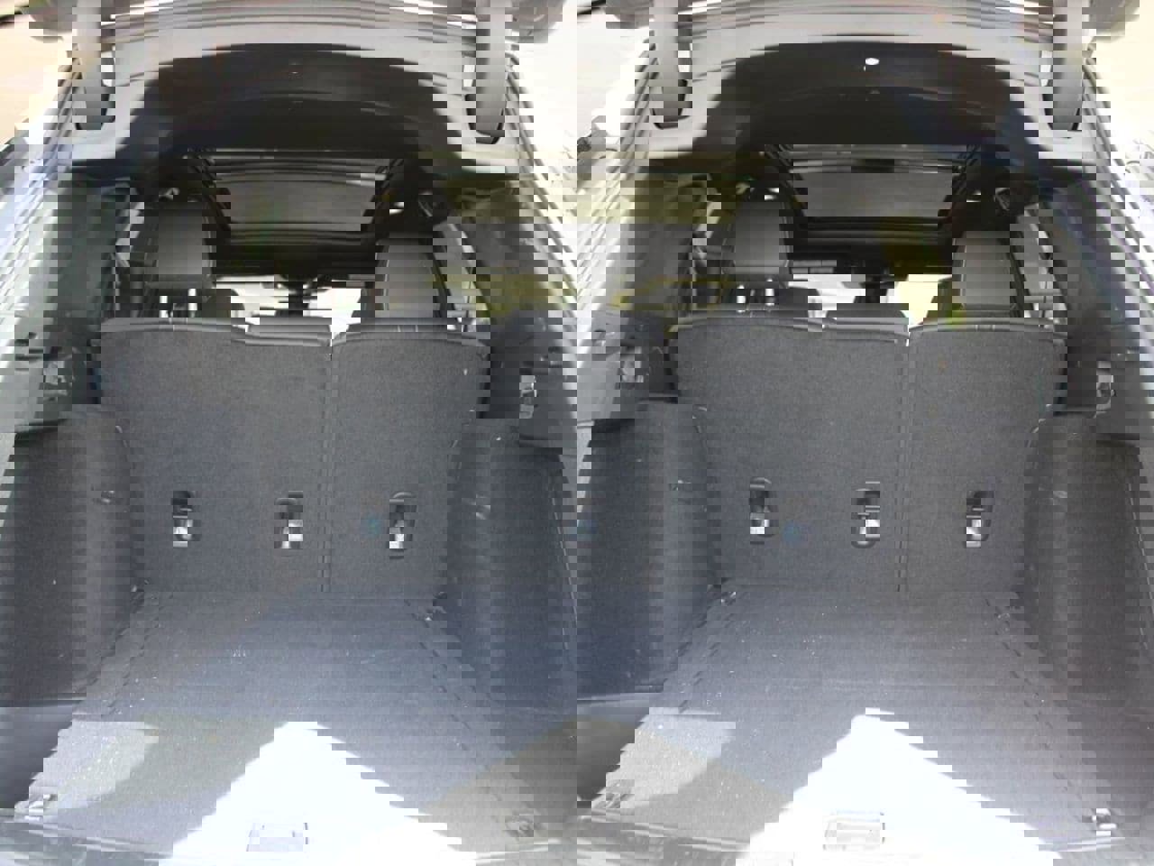 Used 2025 Acura RDX SH-AWD image 12