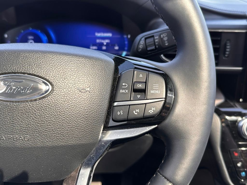 Certified 2023 Ford Explorer Platinum w/ Technology Package image 30