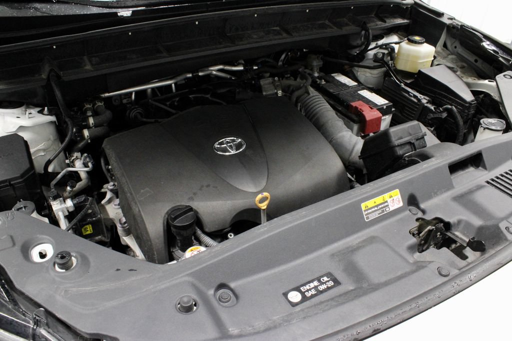 Used 2022 Toyota Highlander Platinum AWD/4WD image 14