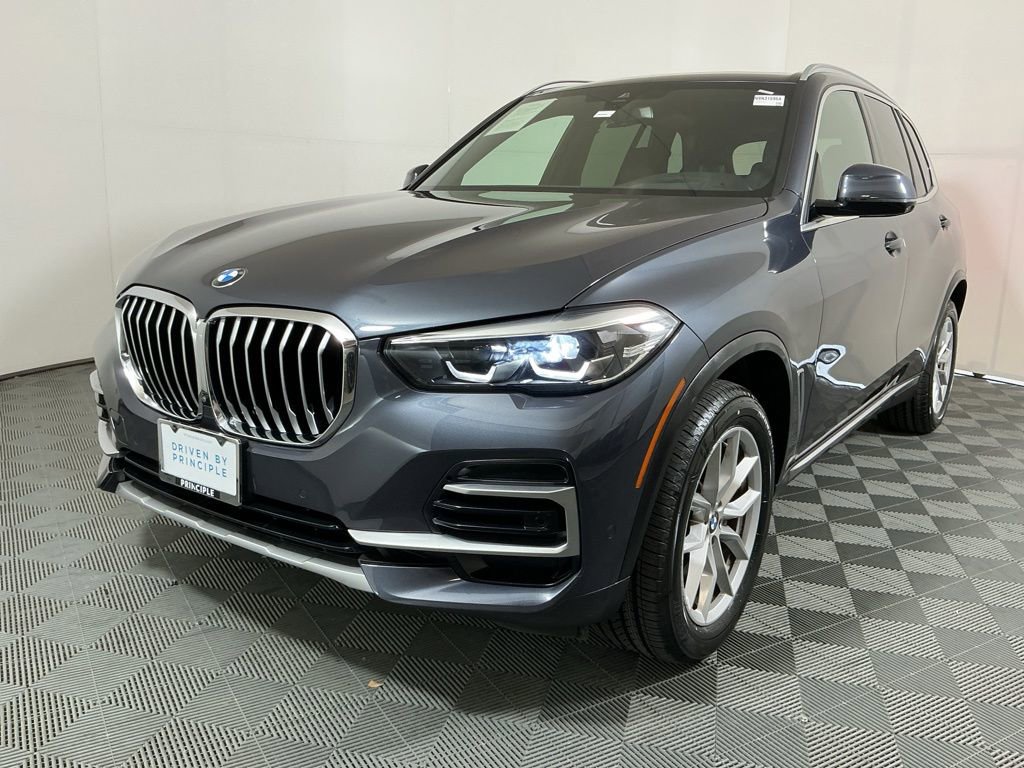 Certified 2022 BMW X5 xDrive40i w/ Premium Package image 2
