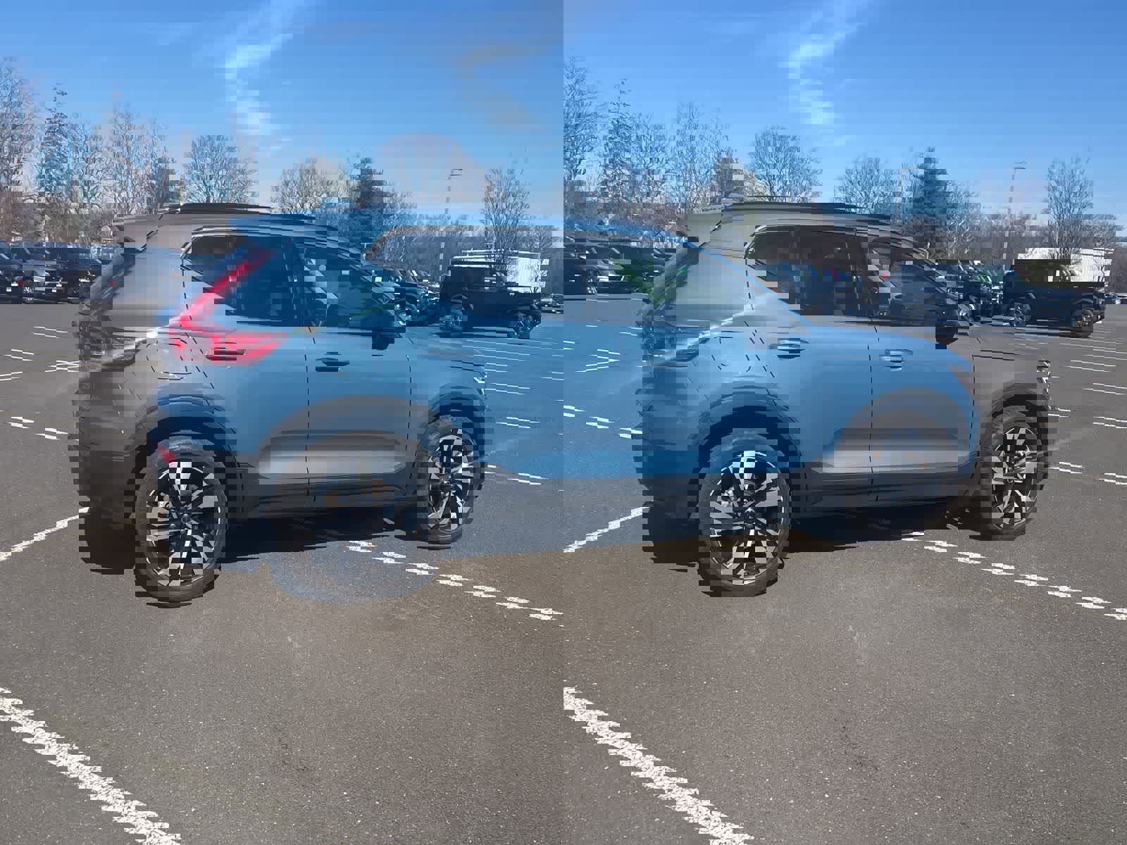 Used 2025 Volvo XC40 B5 Ultra w/ Climate Package image 13