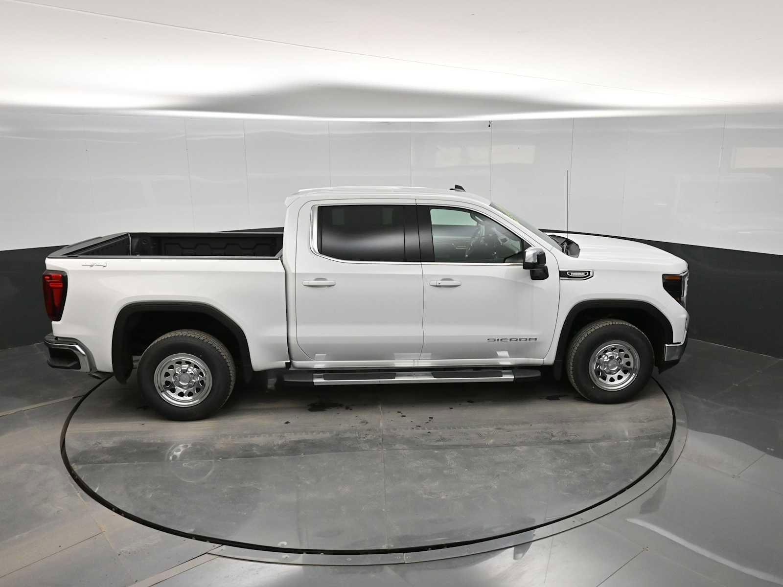 New 2026 GMC Sierra 1500 SLE w/ Preferred Package image 29