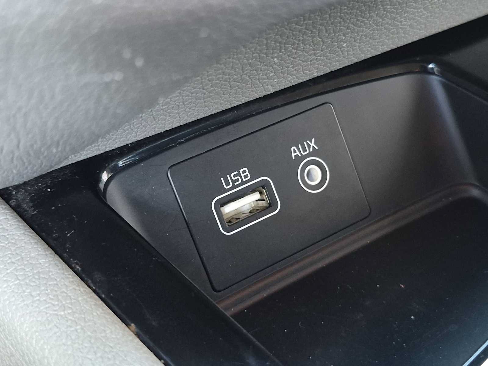 Used 2016 Kia Sedona SX FWD image 31