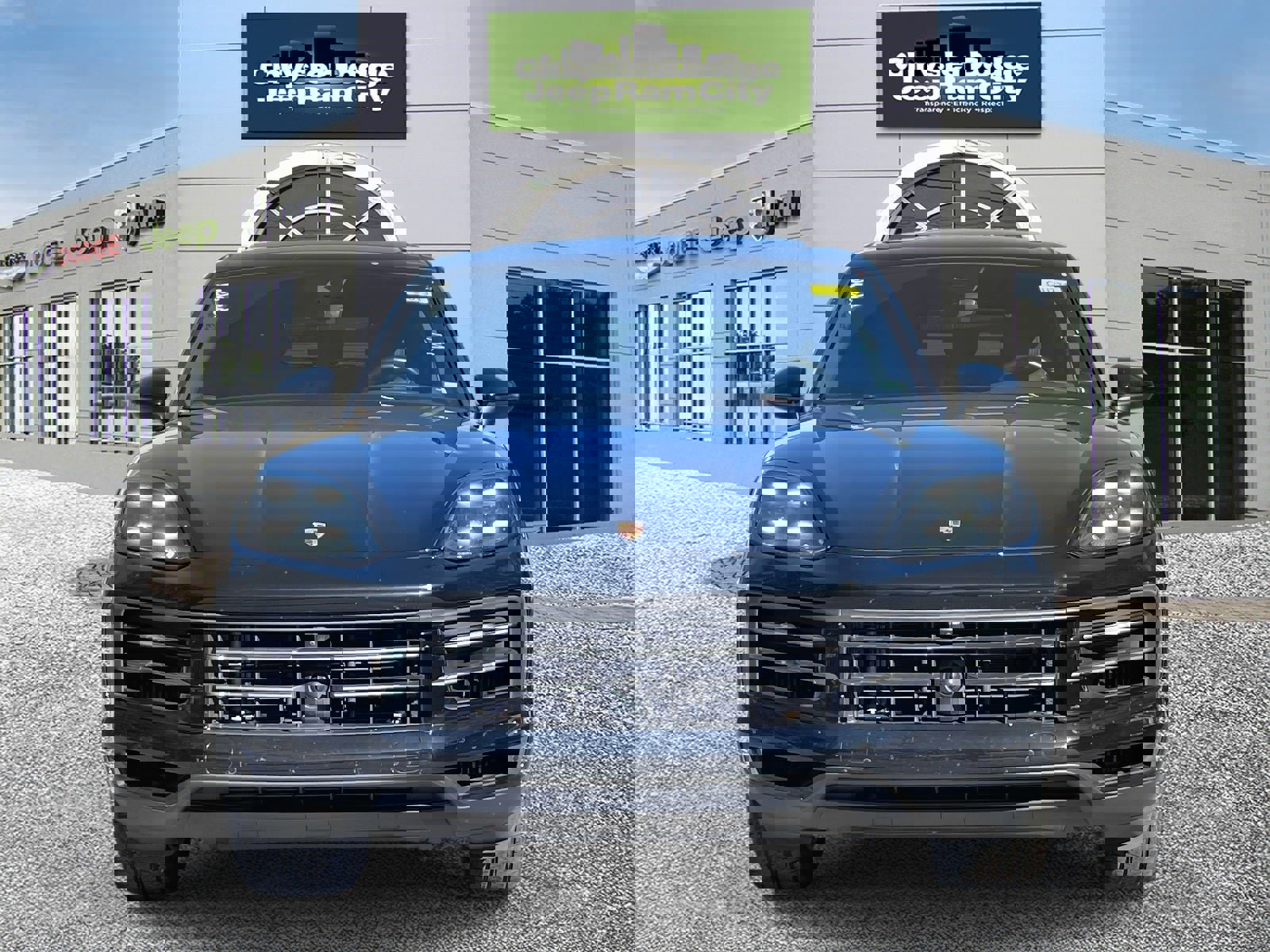 Used 2024 Porsche Cayenne image 4