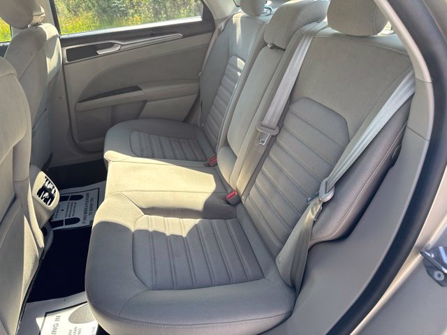 Used 2019 Ford Fusion SE FWD image 11